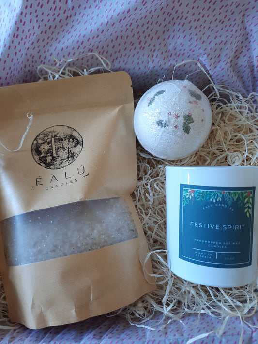 Gift hamper - bath salts, bomb and candle