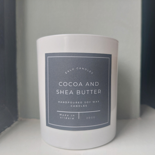 Handpoured soy wax candle: Cocoa and Shea Butter